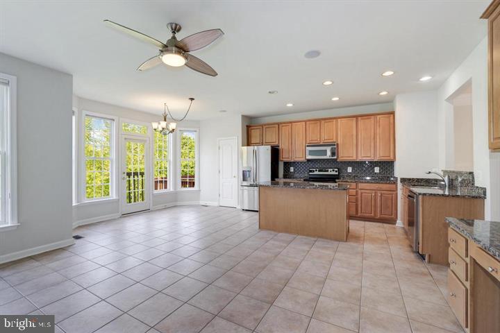 LANSDOWNE ON THE POTOMAC - Residential Lease