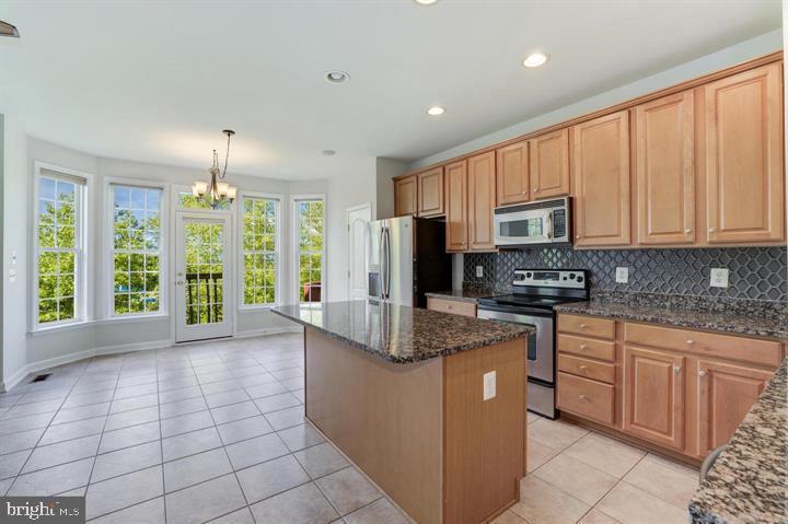 LANSDOWNE ON THE POTOMAC - Residential Lease