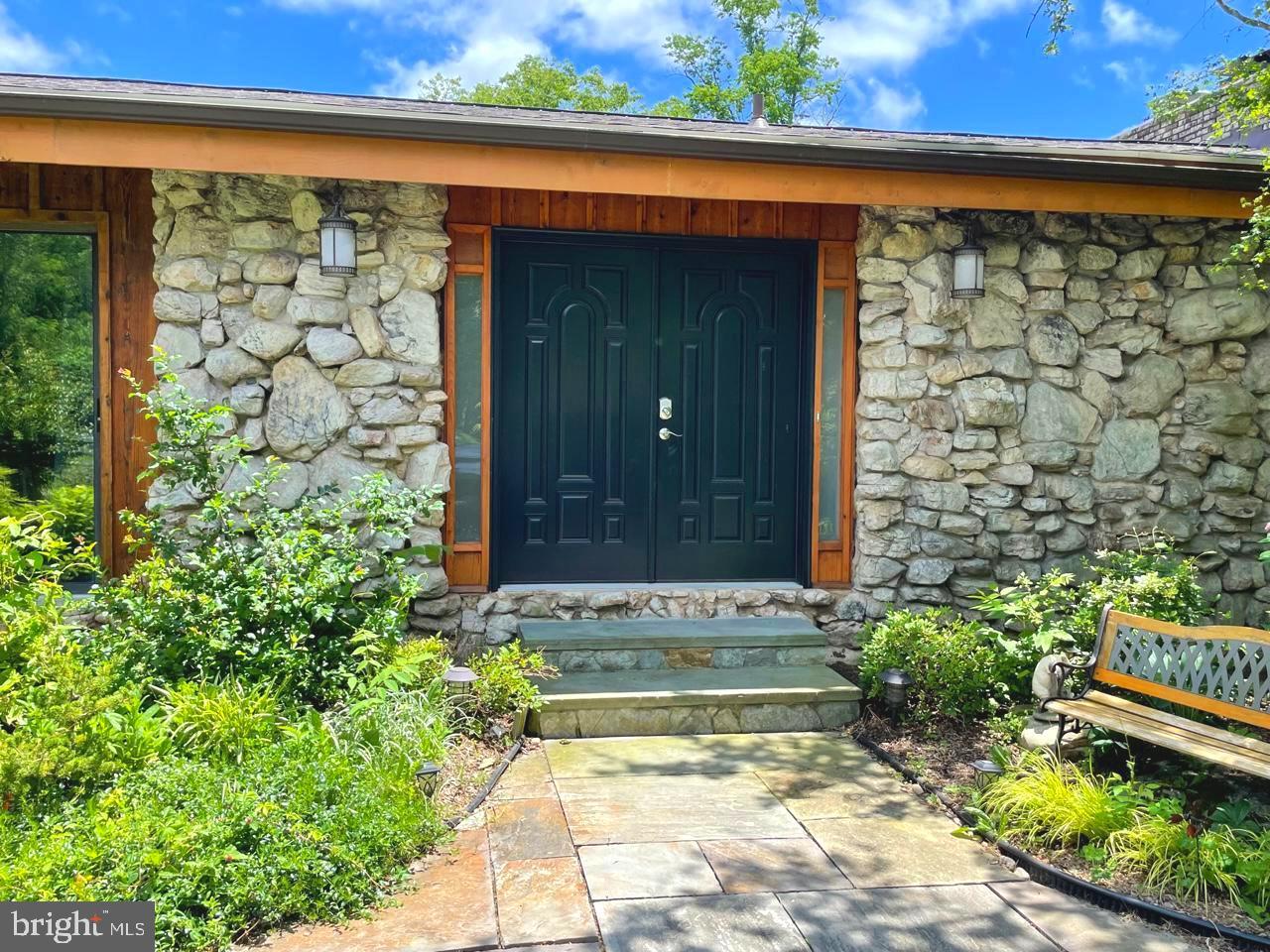 ROLLING MEADOWS - Residential Lease