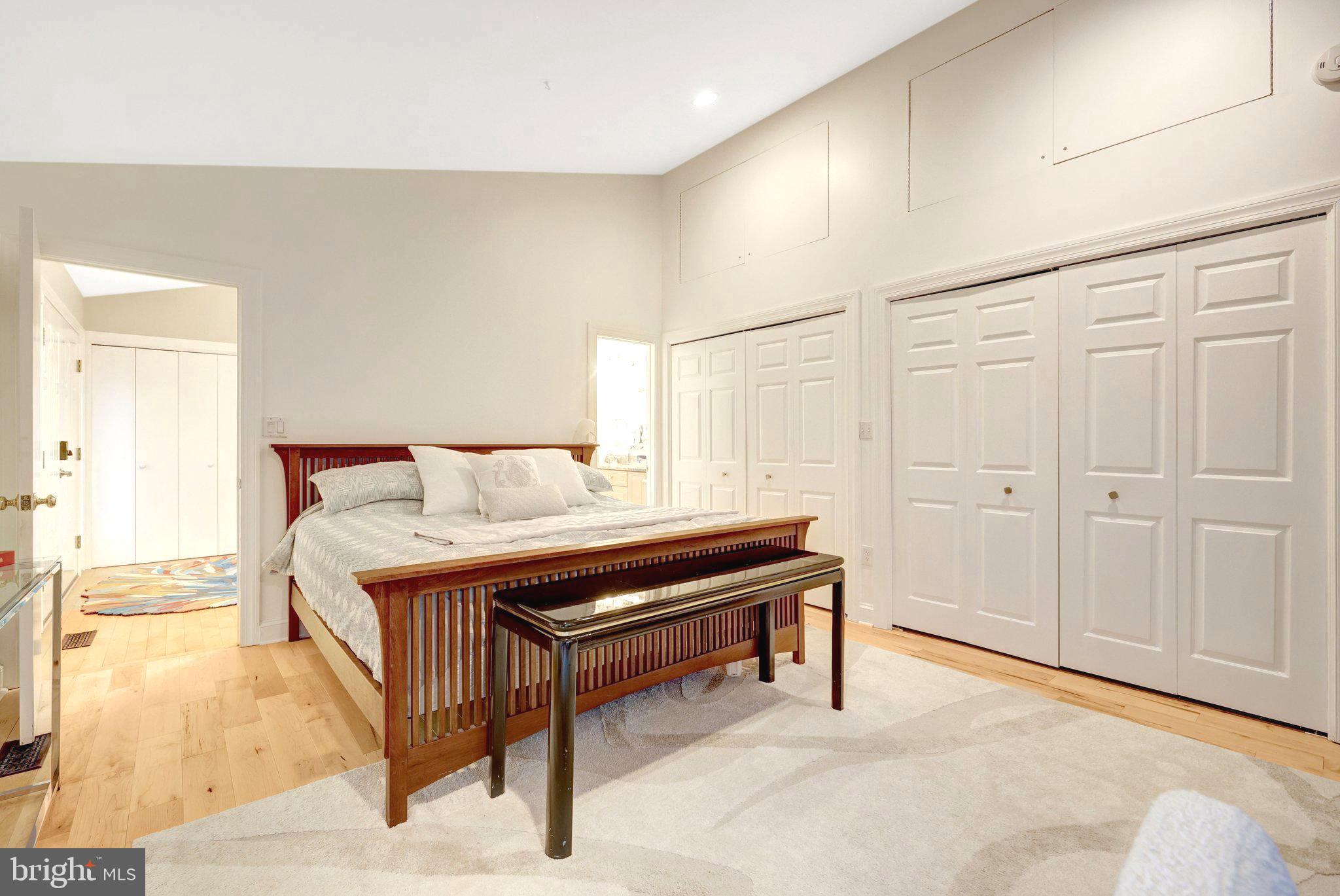 ROLLING MEADOWS - Residential Lease