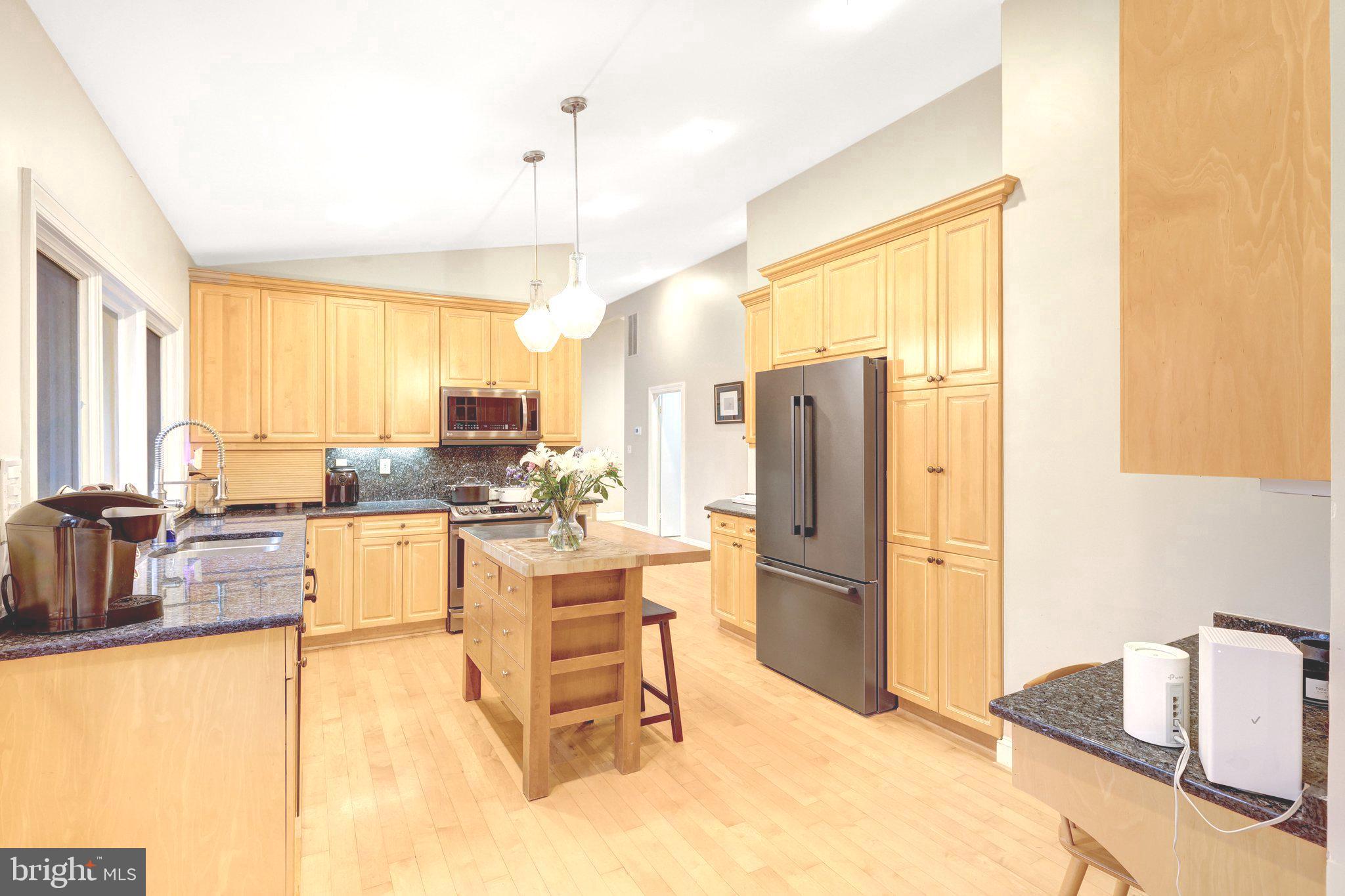 ROLLING MEADOWS - Residential Lease