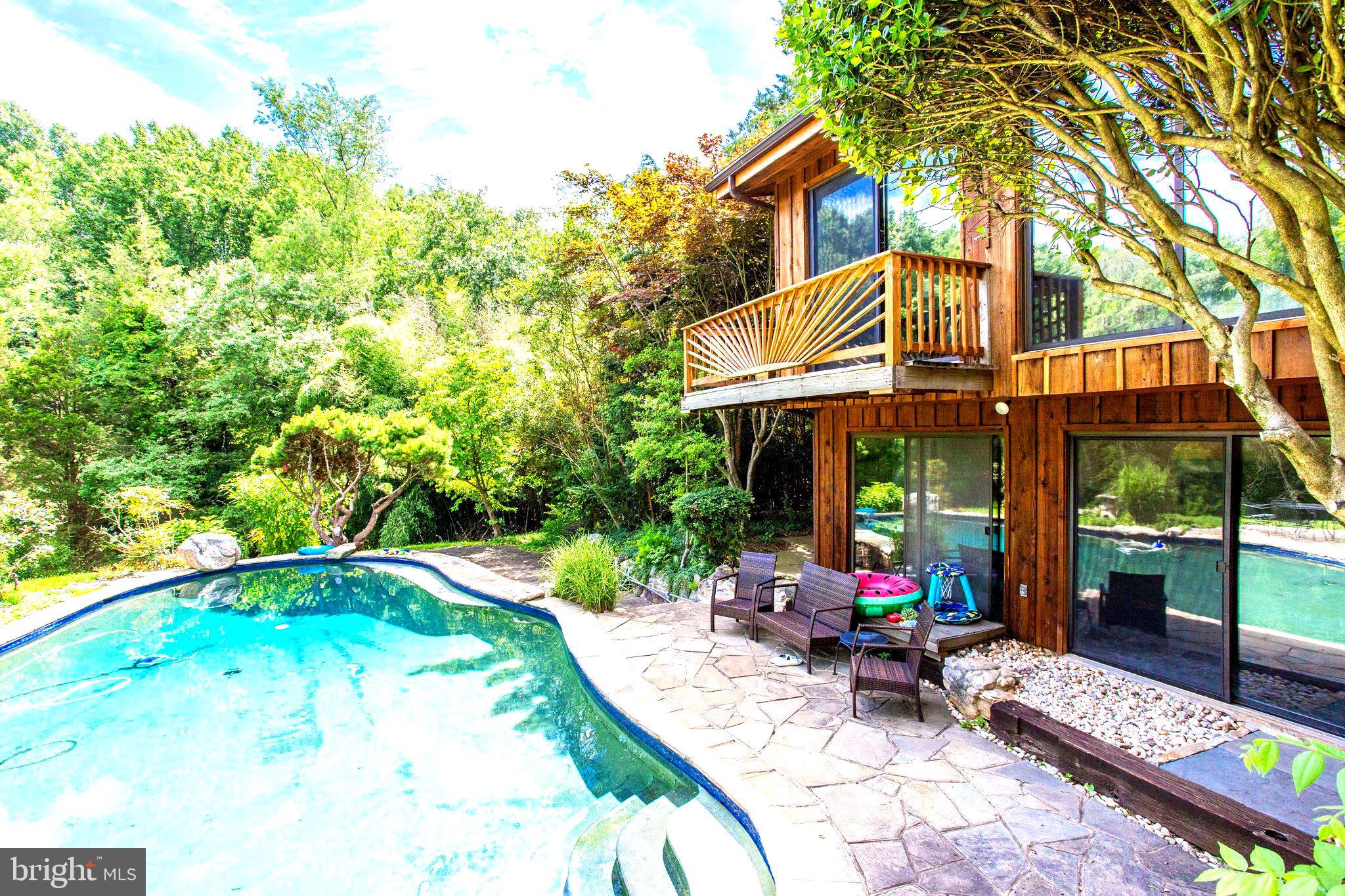 ROLLING MEADOWS - Residential Lease