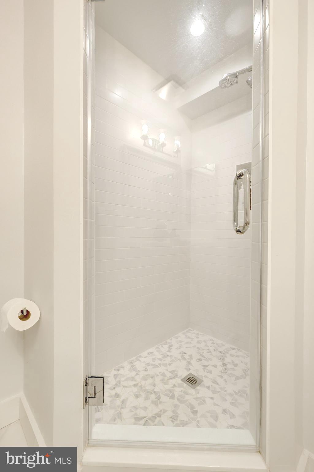 ROLLING MEADOWS - Residential Lease