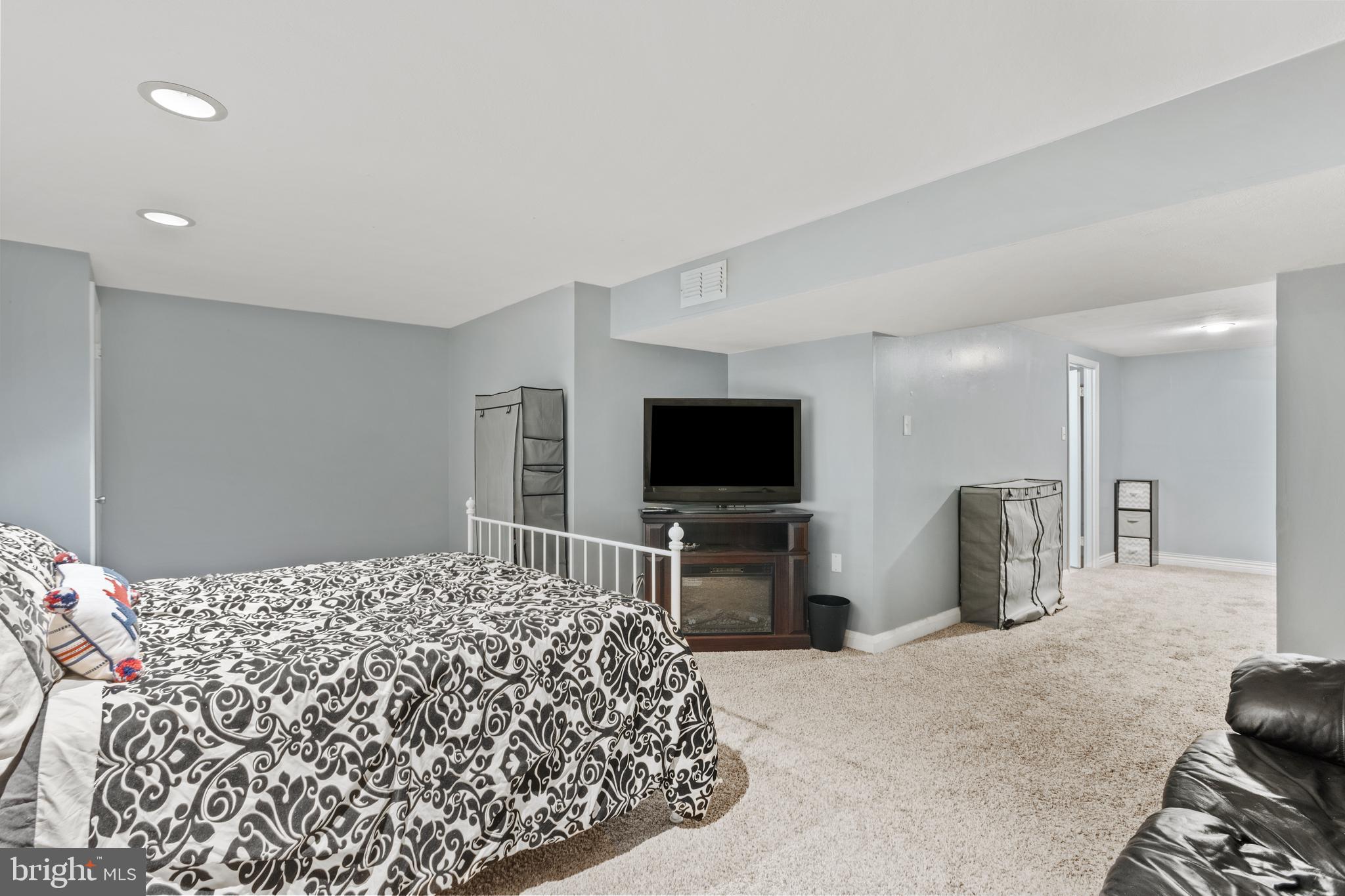 VILLAGE OF OLDE MILL - Residential