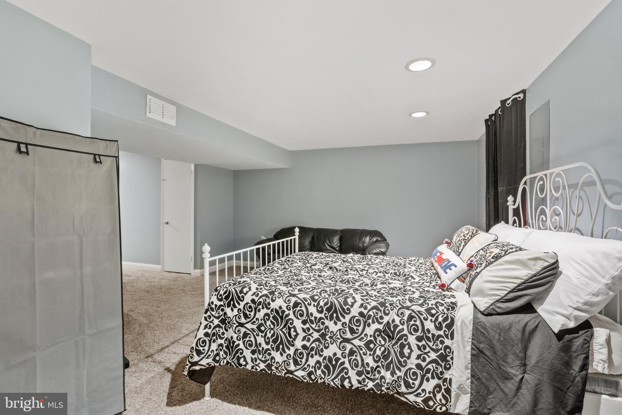 VILLAGE OF OLDE MILL - Residential