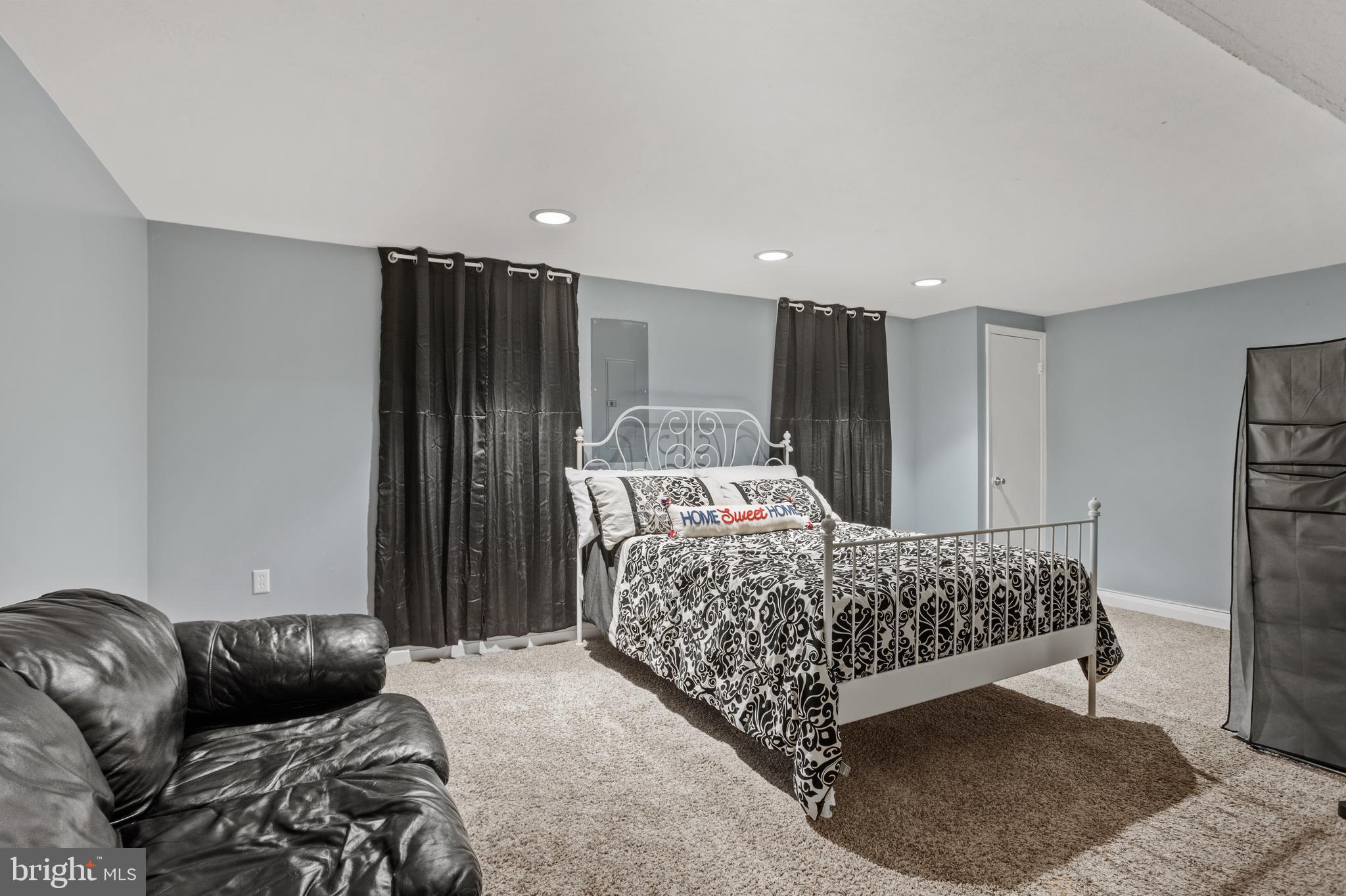 VILLAGE OF OLDE MILL - Residential