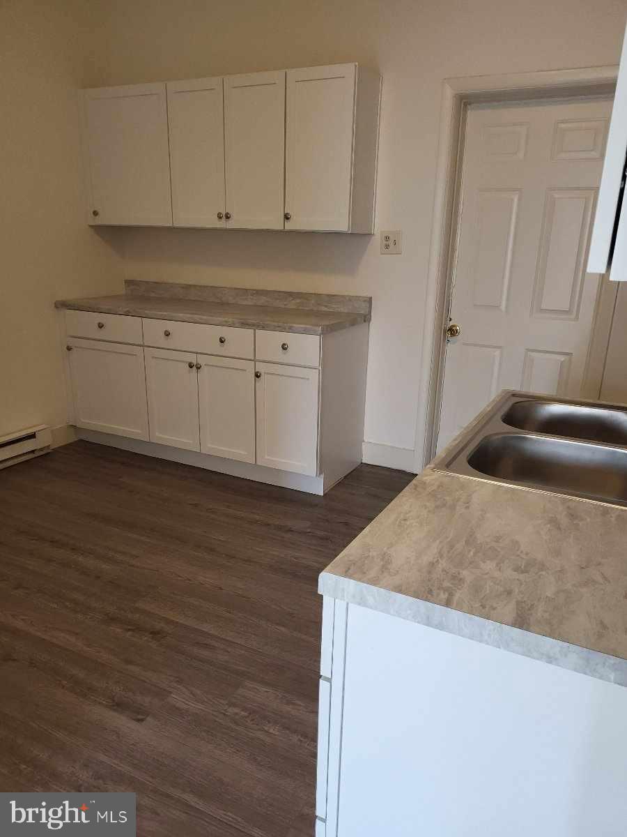 CABBAGE HILL - Residential Lease