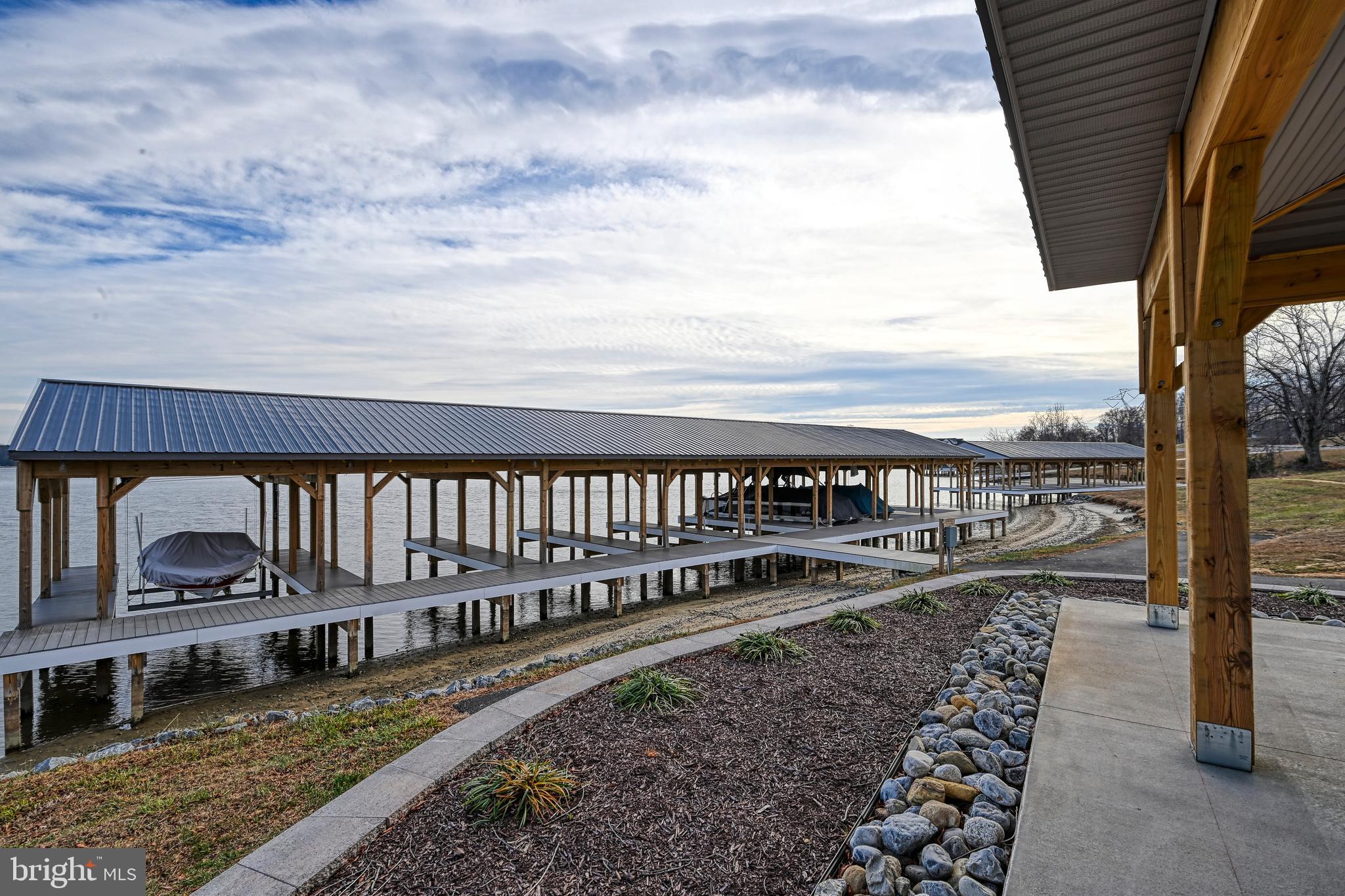 ROCK ISLAND LANDING - Residential