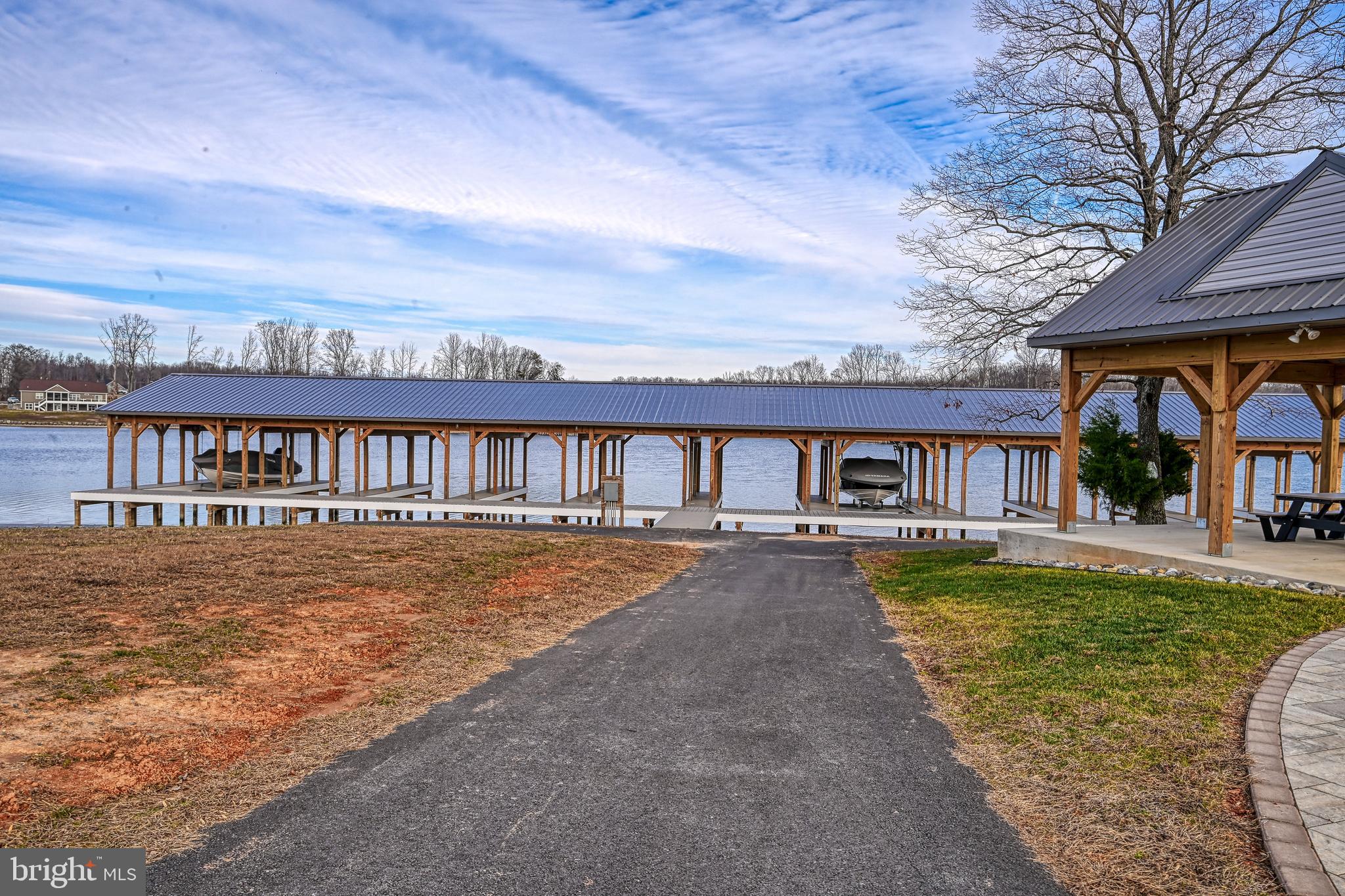 ROCK ISLAND LANDING - Residential