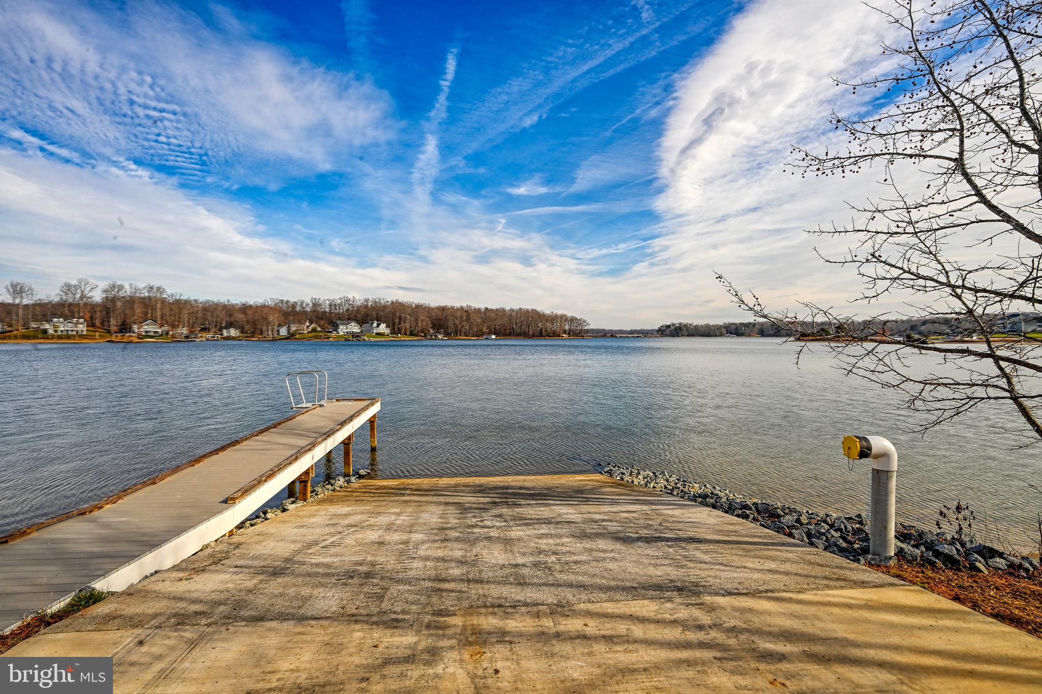 ROCK ISLAND LANDING - Residential