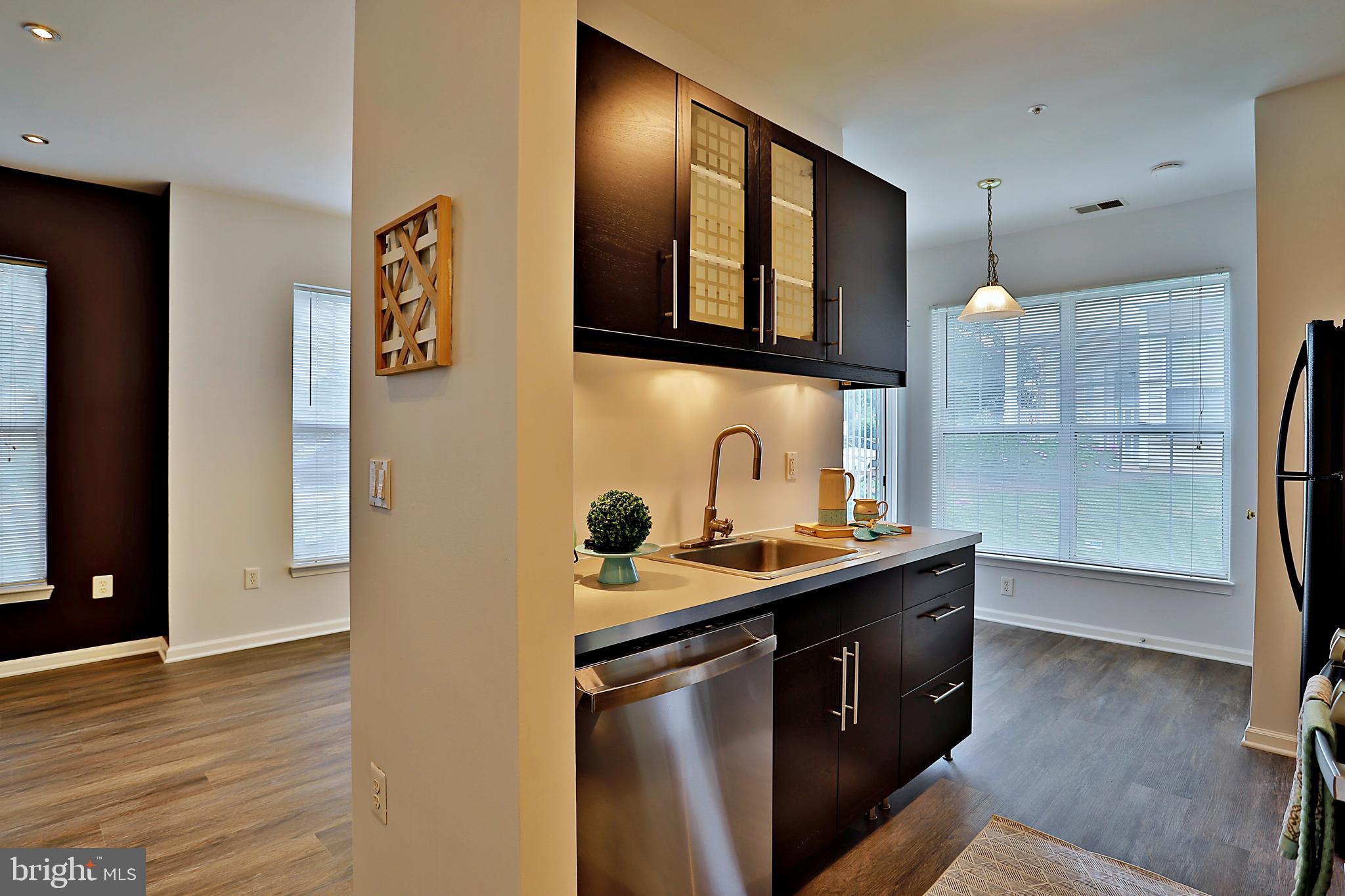 FOUNDERS WALK - Residential