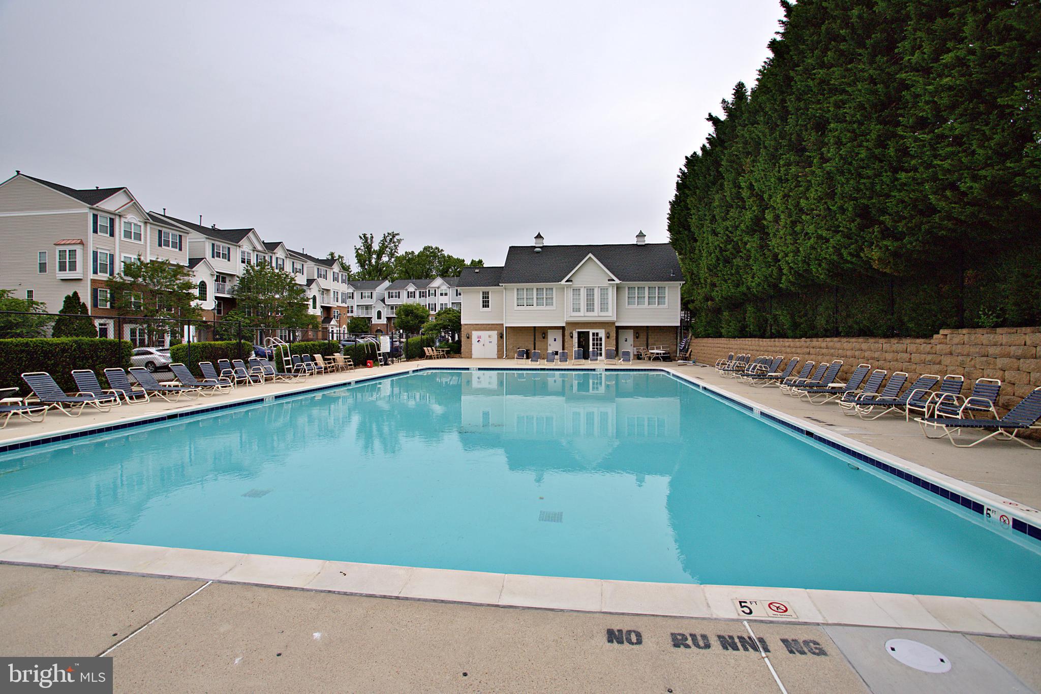 FOUNDERS WALK - Residential