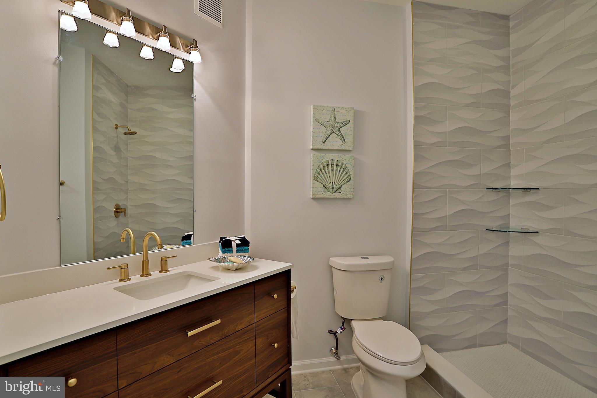 FOUNDERS WALK - Residential