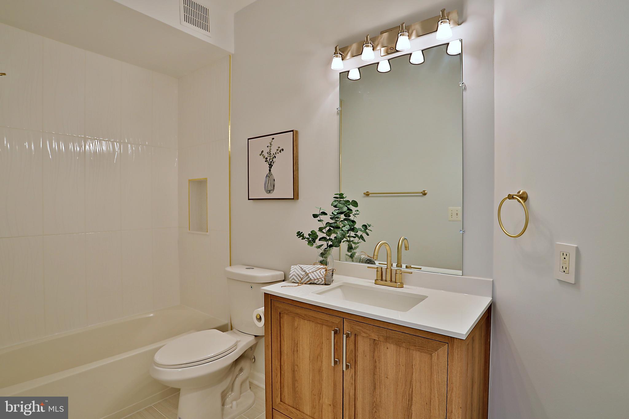 FOUNDERS WALK - Residential