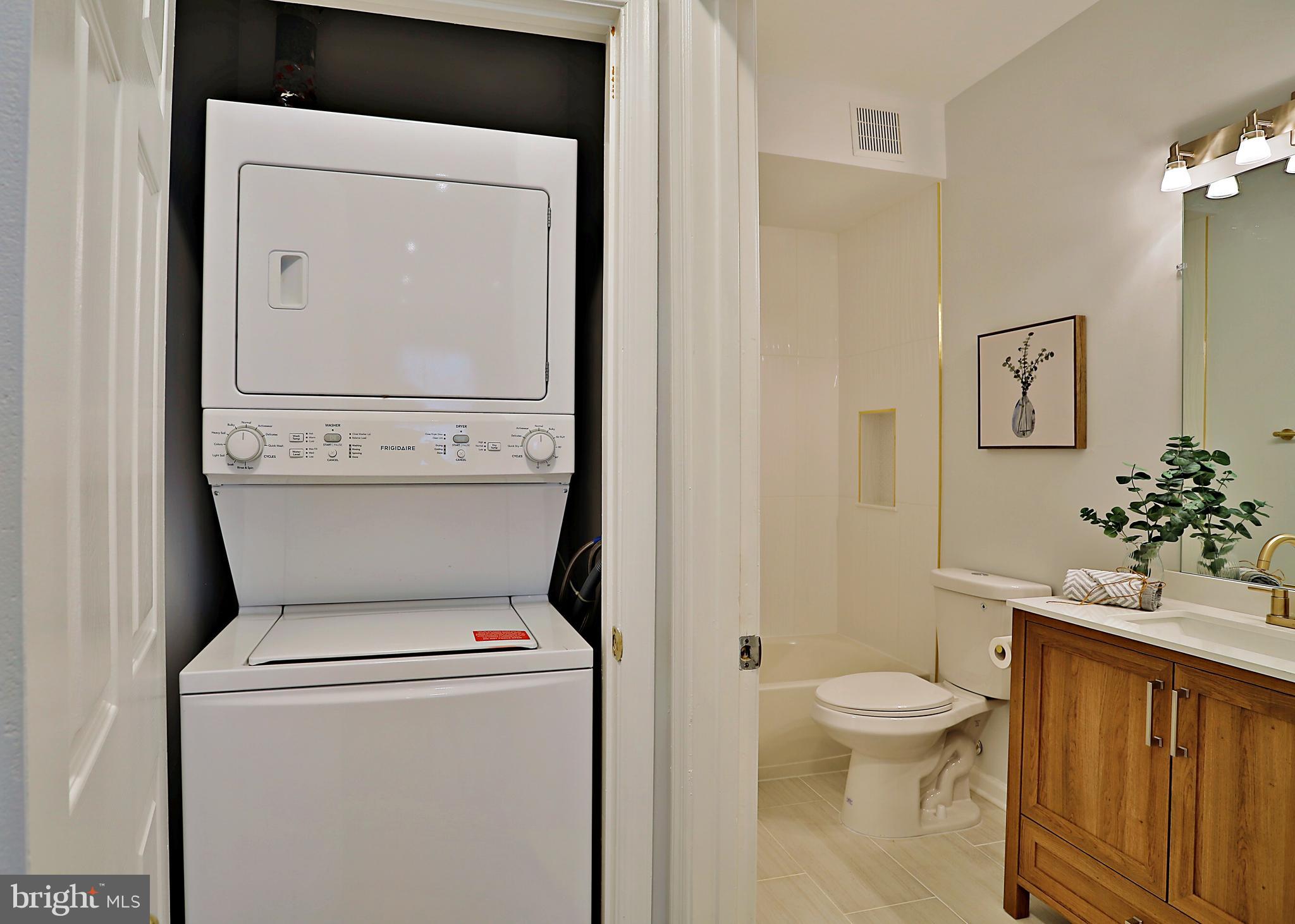 FOUNDERS WALK - Residential