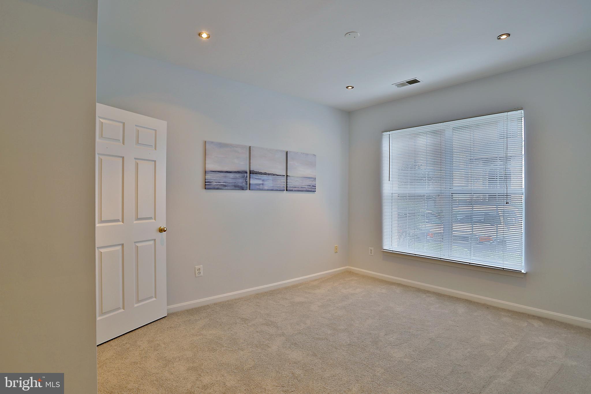 FOUNDERS WALK - Residential