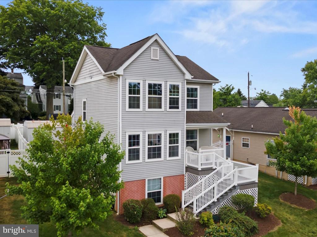 GATEWAY CROSSING - Residential