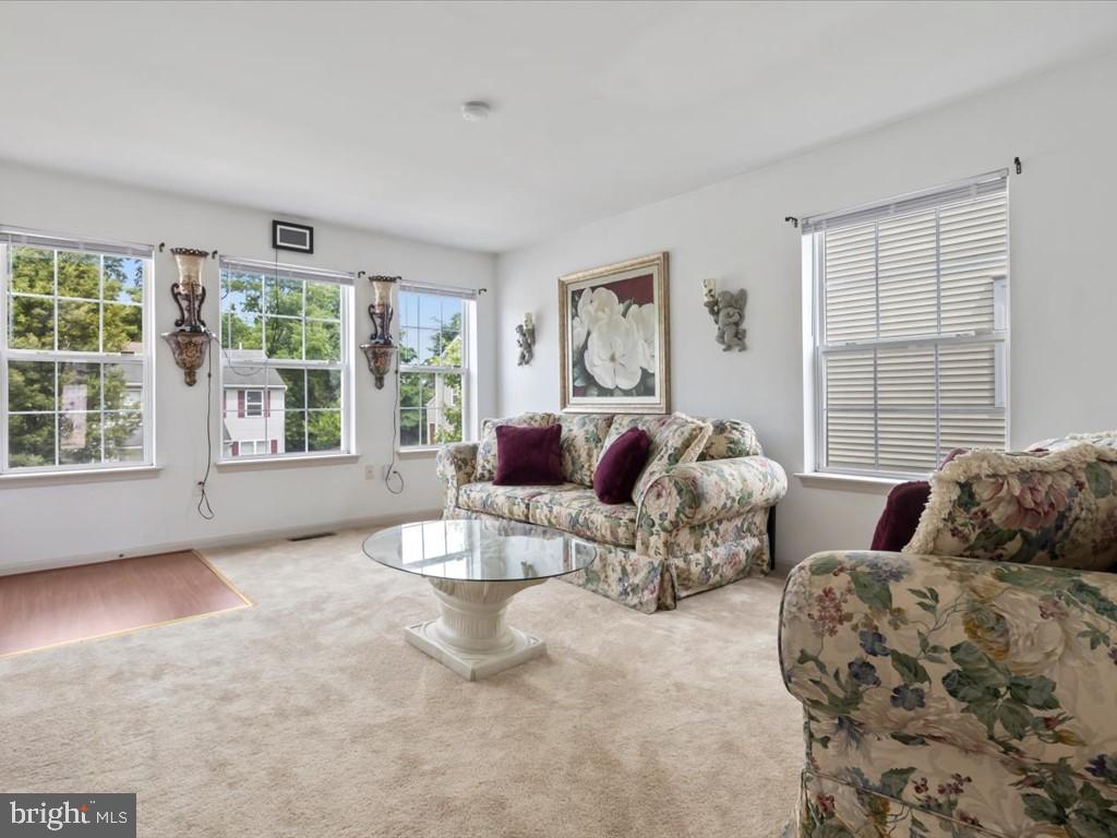 GATEWAY CROSSING - Residential