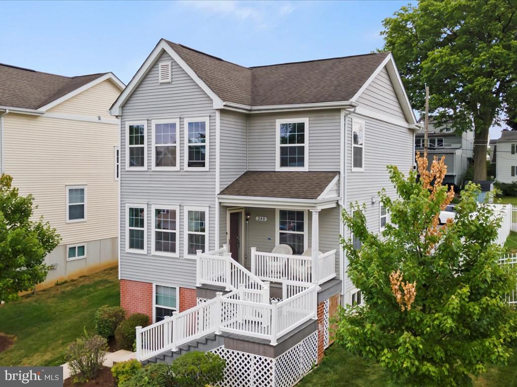 GATEWAY CROSSING - Residential