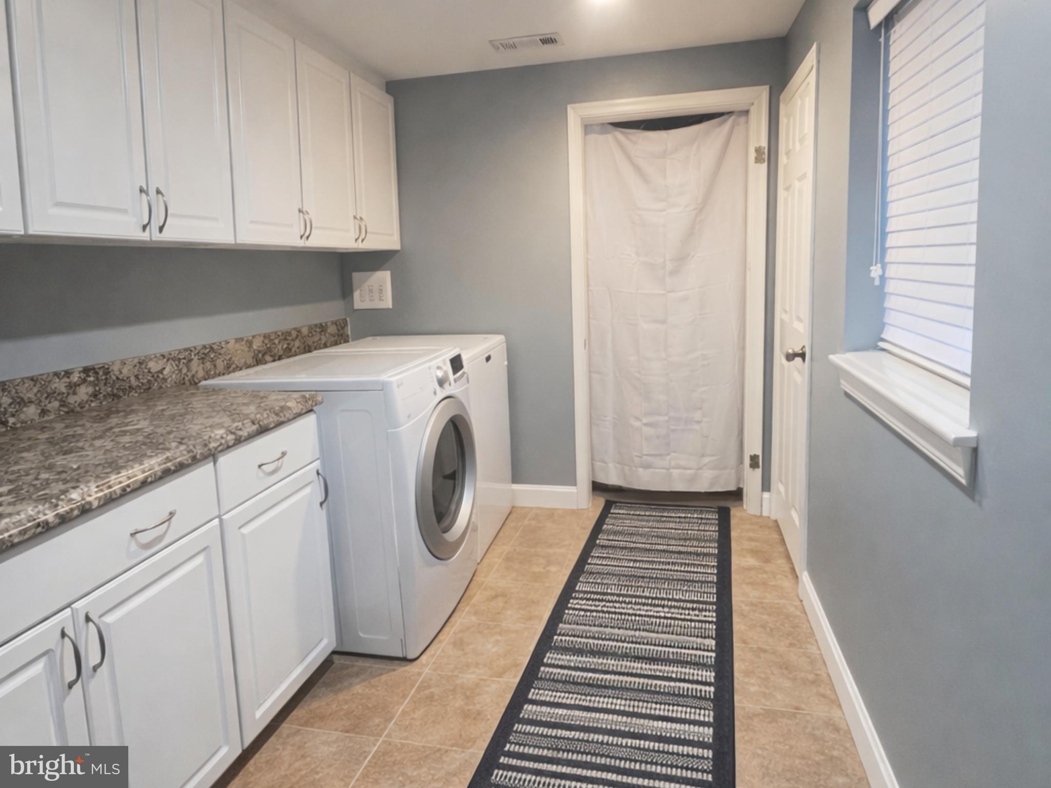 ROSLYN - Residential