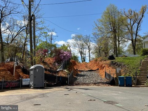 2020 NORDLIE PLACE FALLS CHURCH VA 22043