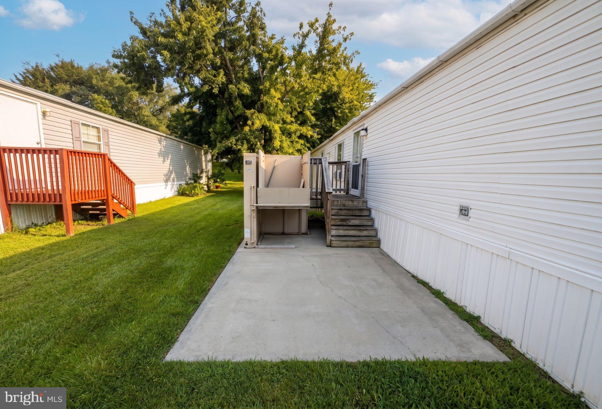 1860 JOHN DRIVE 202