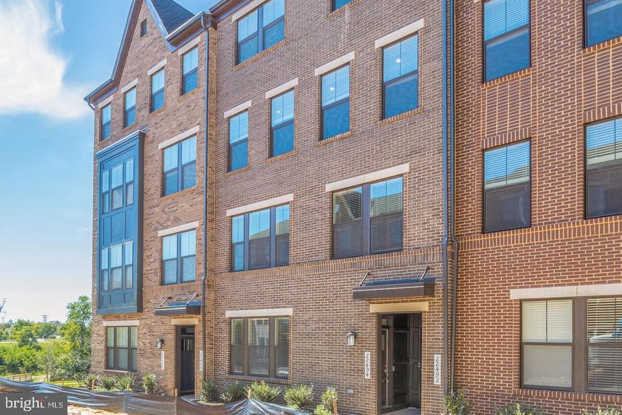 Available December 1  for move in.   Beautiful 3 bedroom, 2.5 baths 1600+sqft  Condo at Metro Walk at Moorefield Station
Featuring stainless appliances, washer/dryer, 2" faux wood blinds, crown molding. Rear attached 1 car
garage and balcony overlooking common area.  This will not last long. Easy online application using
rentspree.