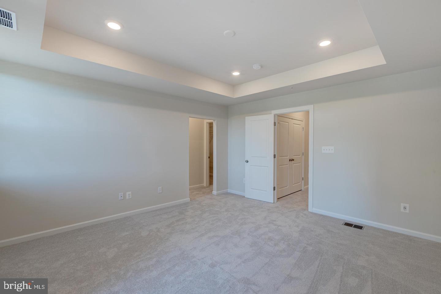 METRO WALK AT MOOREFIELD STATION - Residential Lease