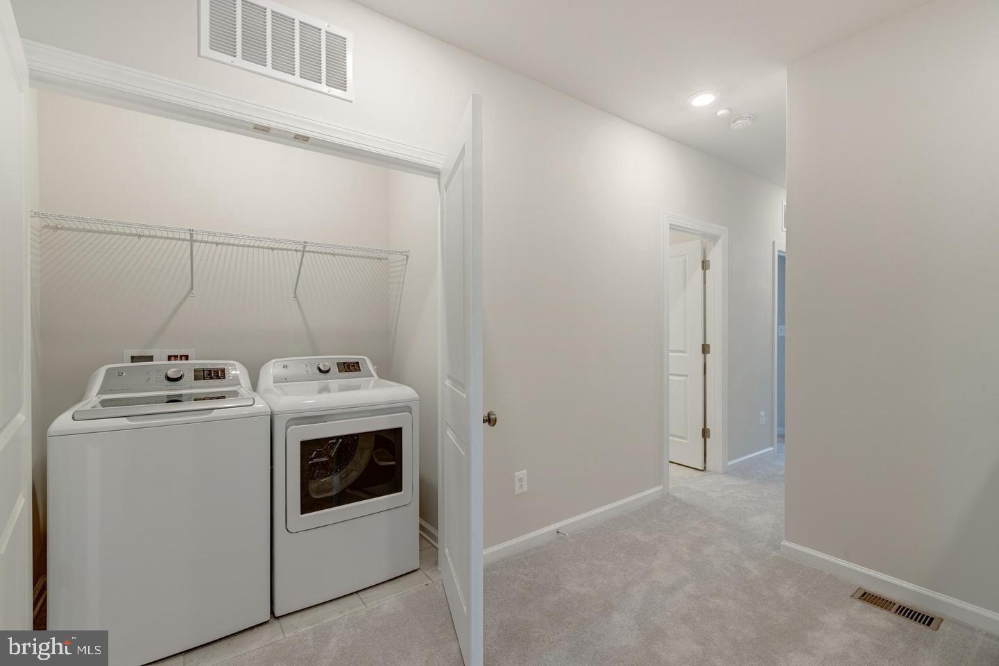 METRO WALK AT MOOREFIELD STATION - Residential Lease