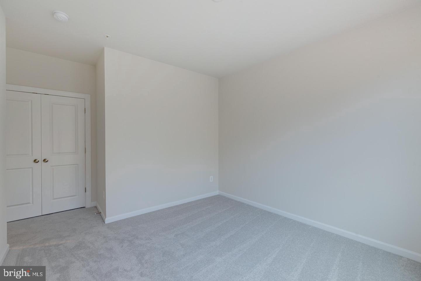 METRO WALK AT MOOREFIELD STATION - Residential Lease