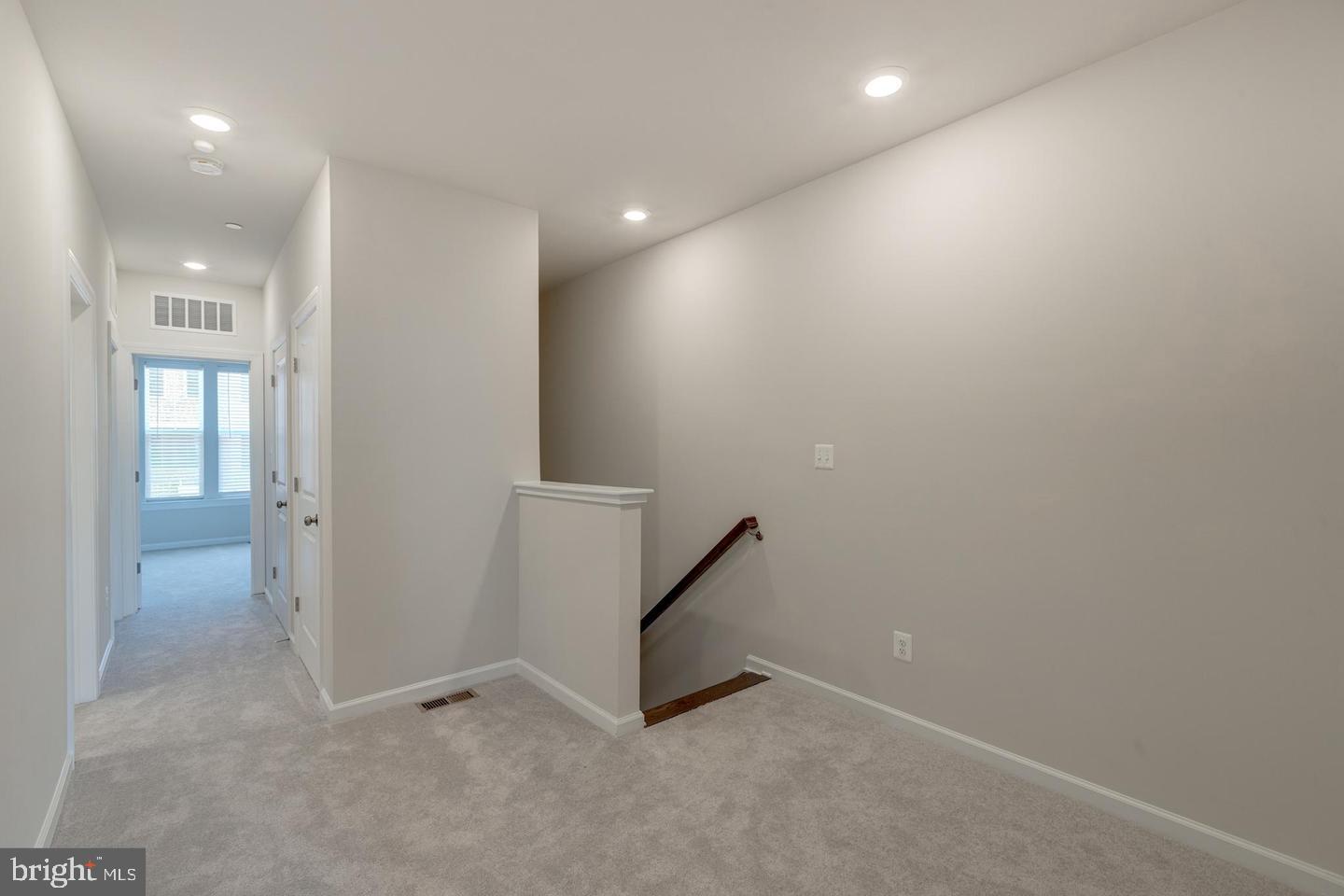 METRO WALK AT MOOREFIELD STATION - Residential Lease