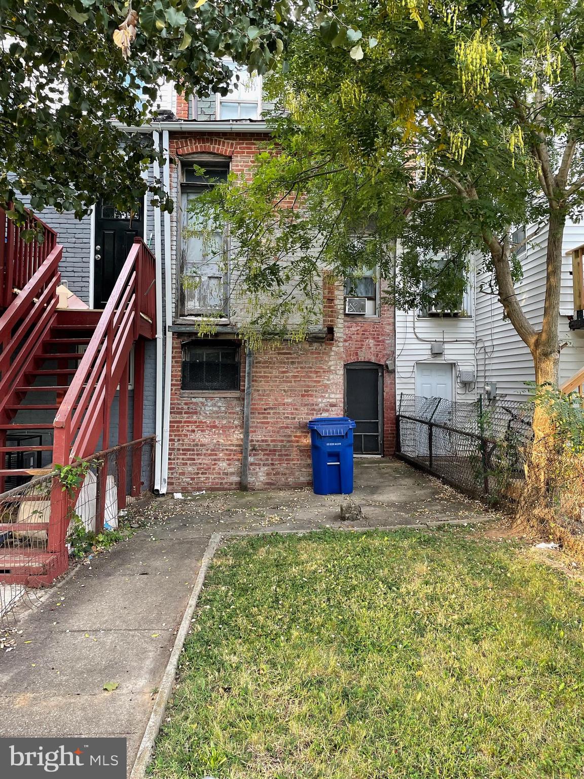 MONTEBELLO - Residential