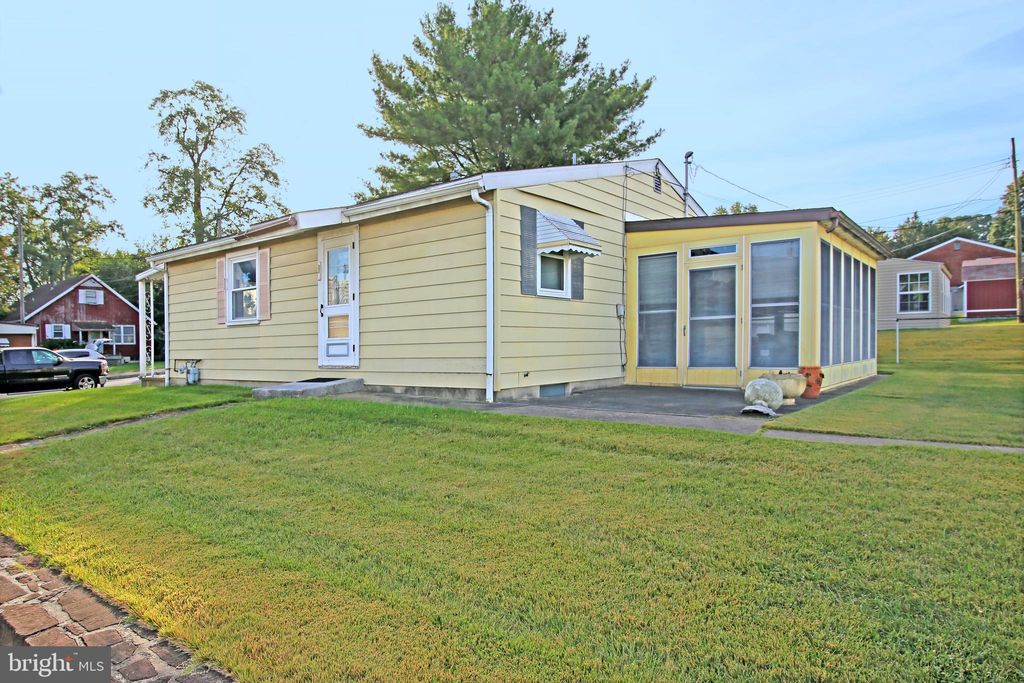 Photo of 17 S 4th Avenue, LEBANON, PA 17042 (MLS # PALN2023168)