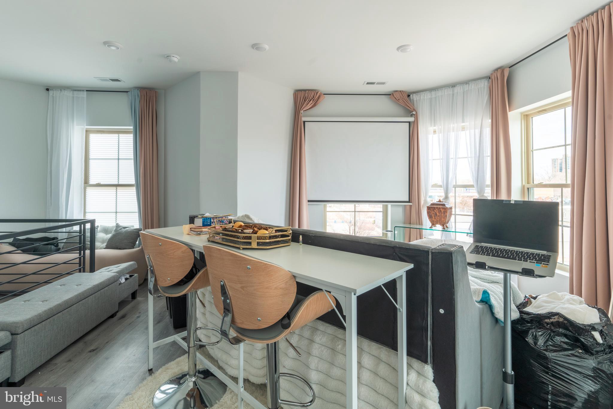 WALNUT HILL - Commercial Sale