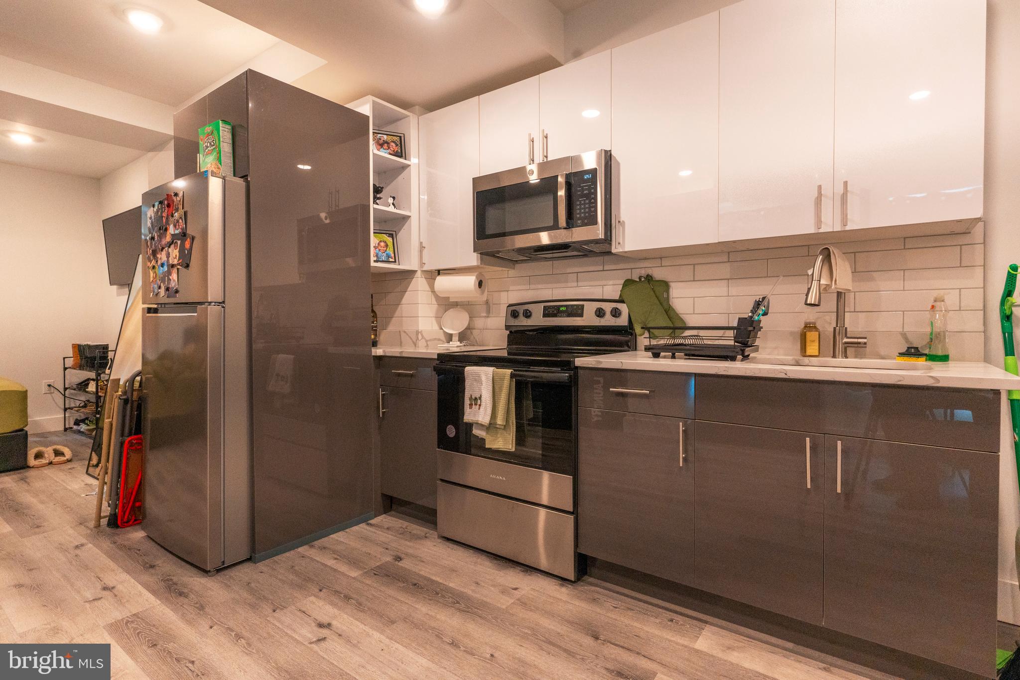 WALNUT HILL - Commercial Sale