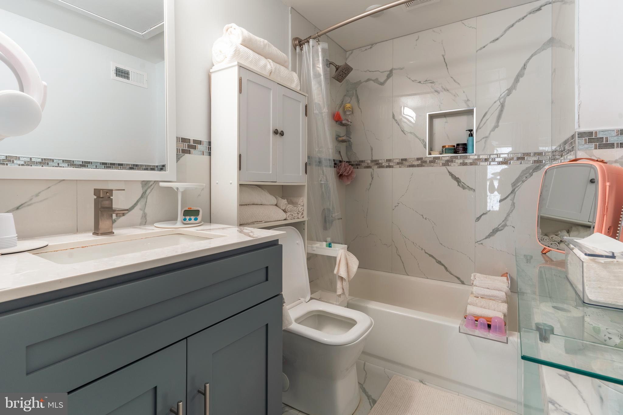 WALNUT HILL - Commercial Sale