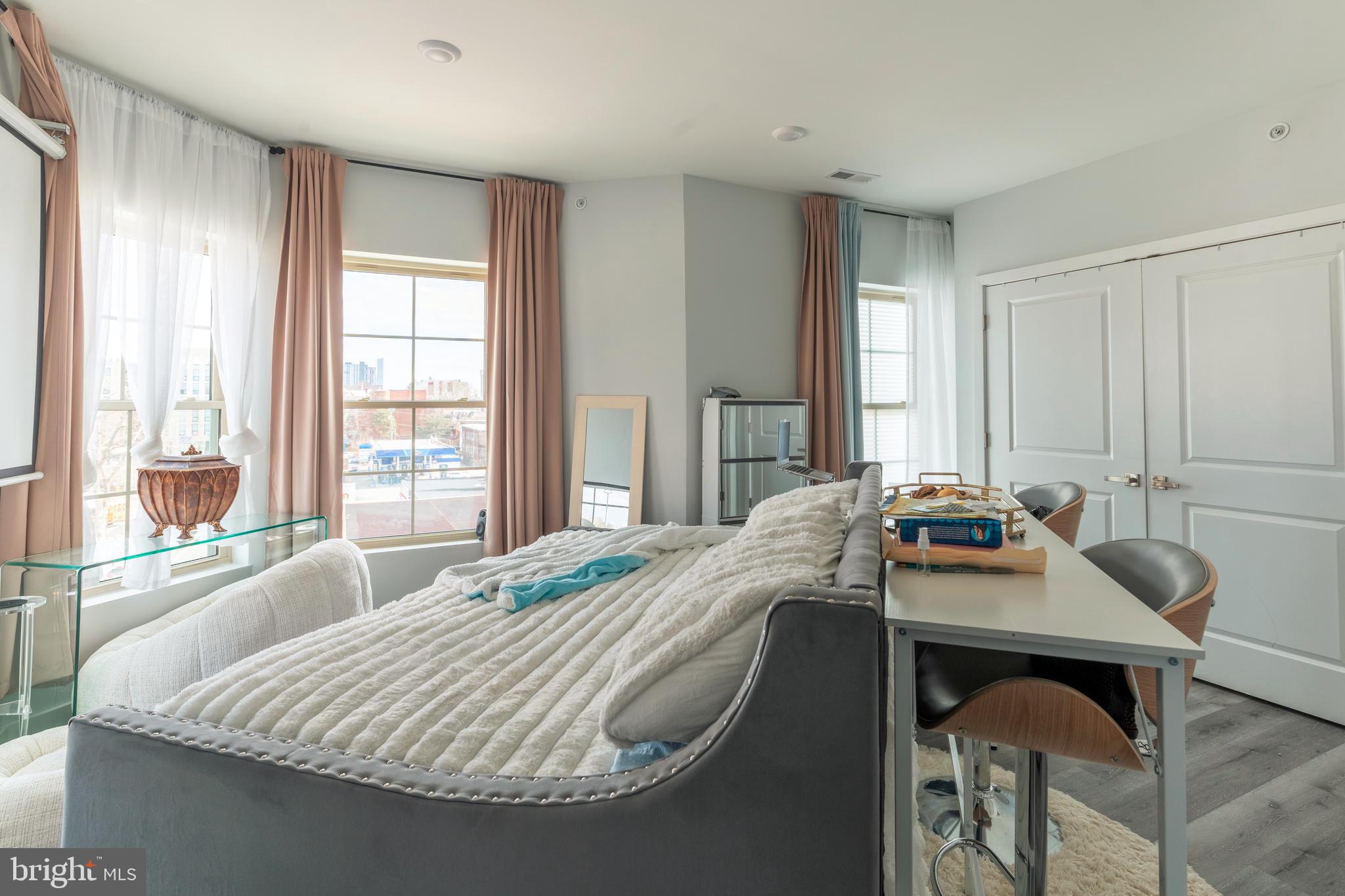 WALNUT HILL - Commercial Sale