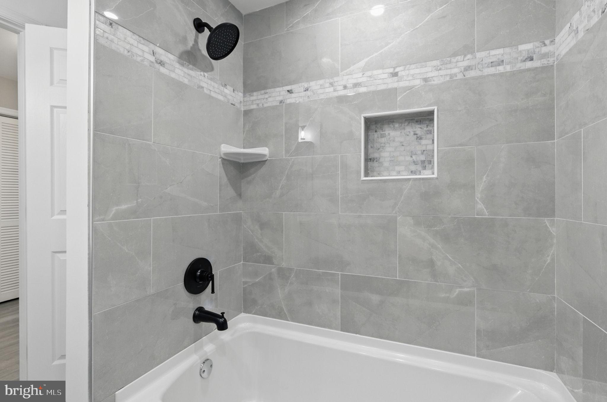 BRADBURY PARK - Residential