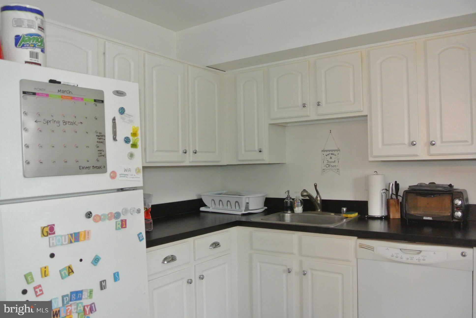 VILLAGES AT HOMELAND - Residential Lease