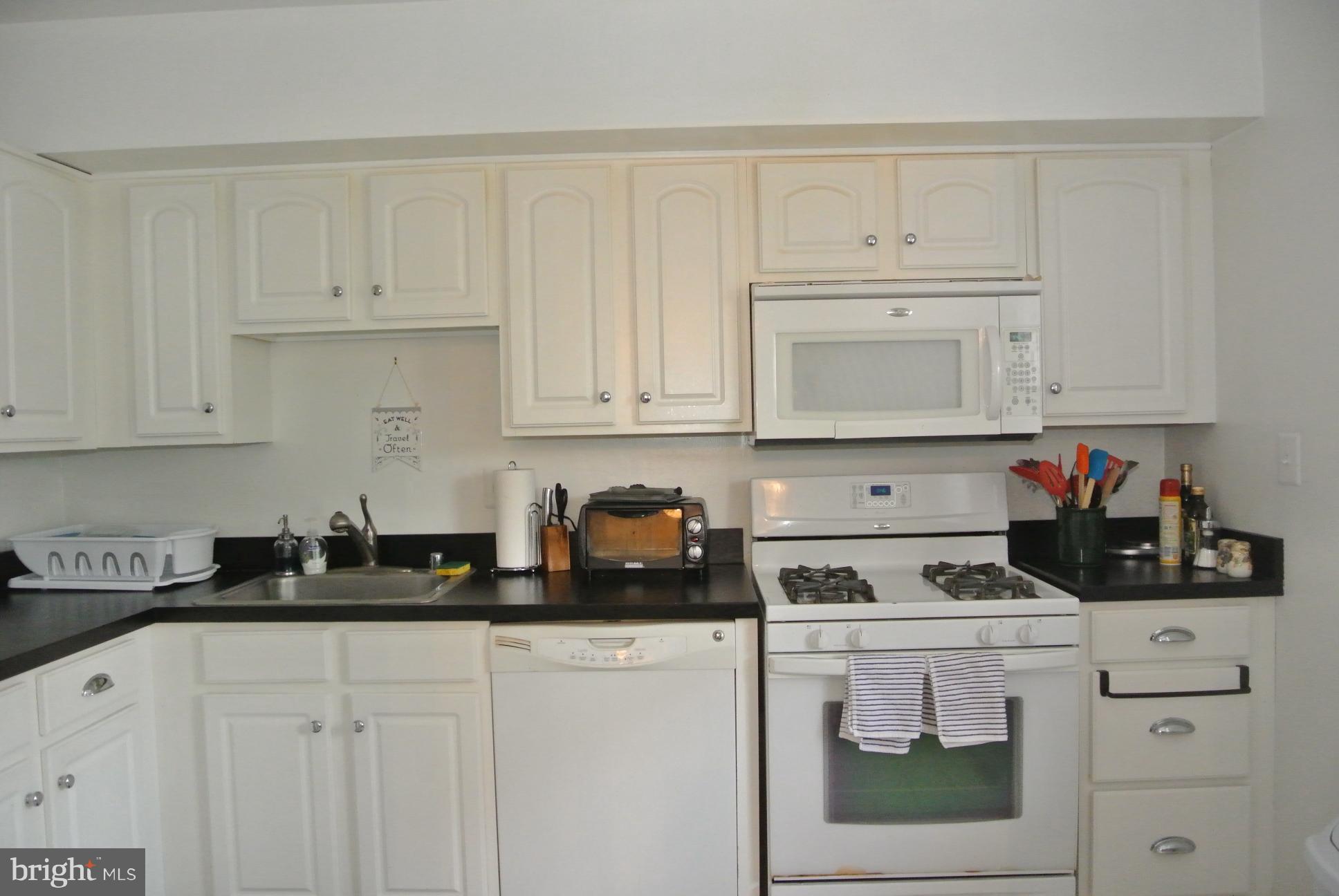 VILLAGES AT HOMELAND - Residential Lease