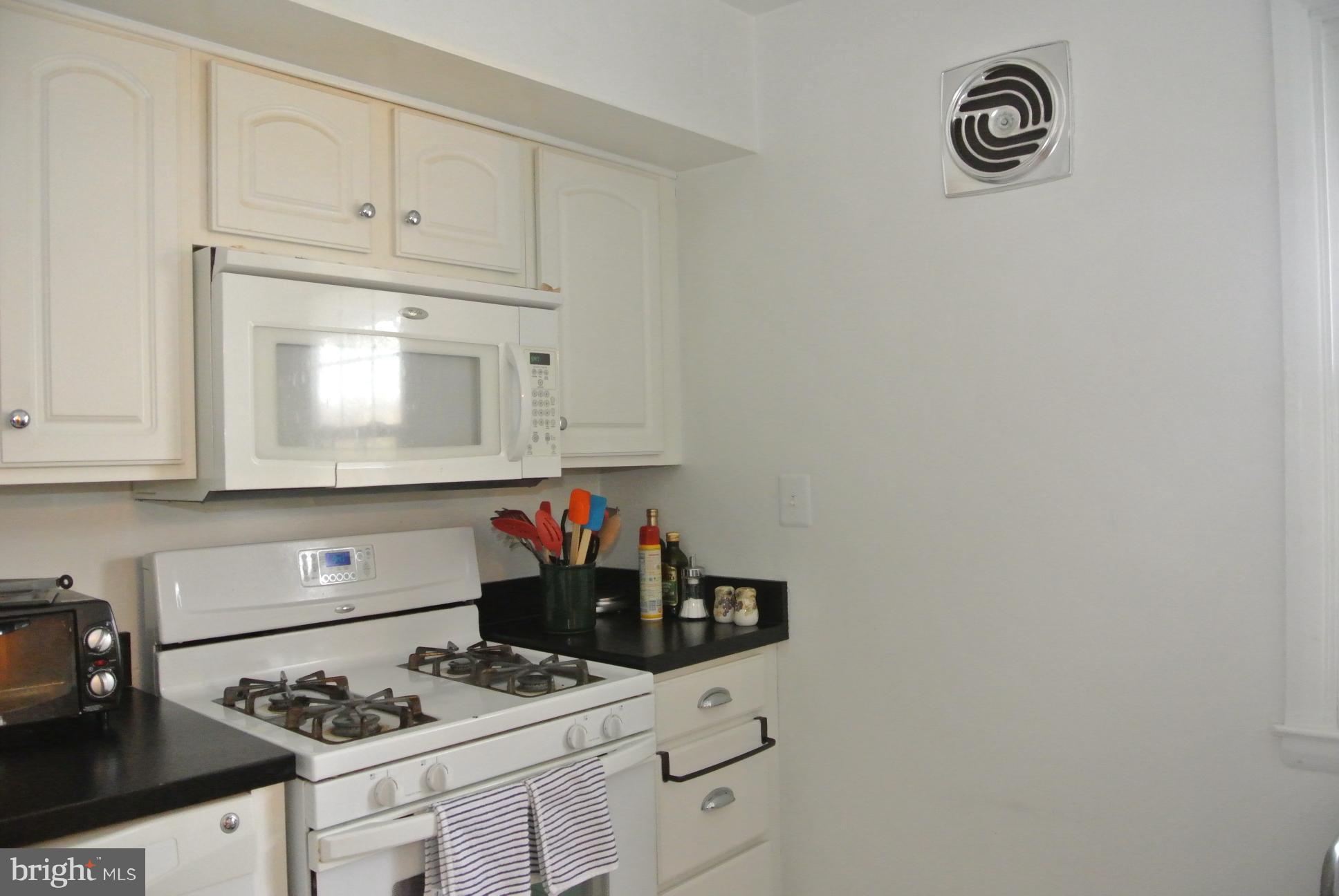 VILLAGES AT HOMELAND - Residential Lease