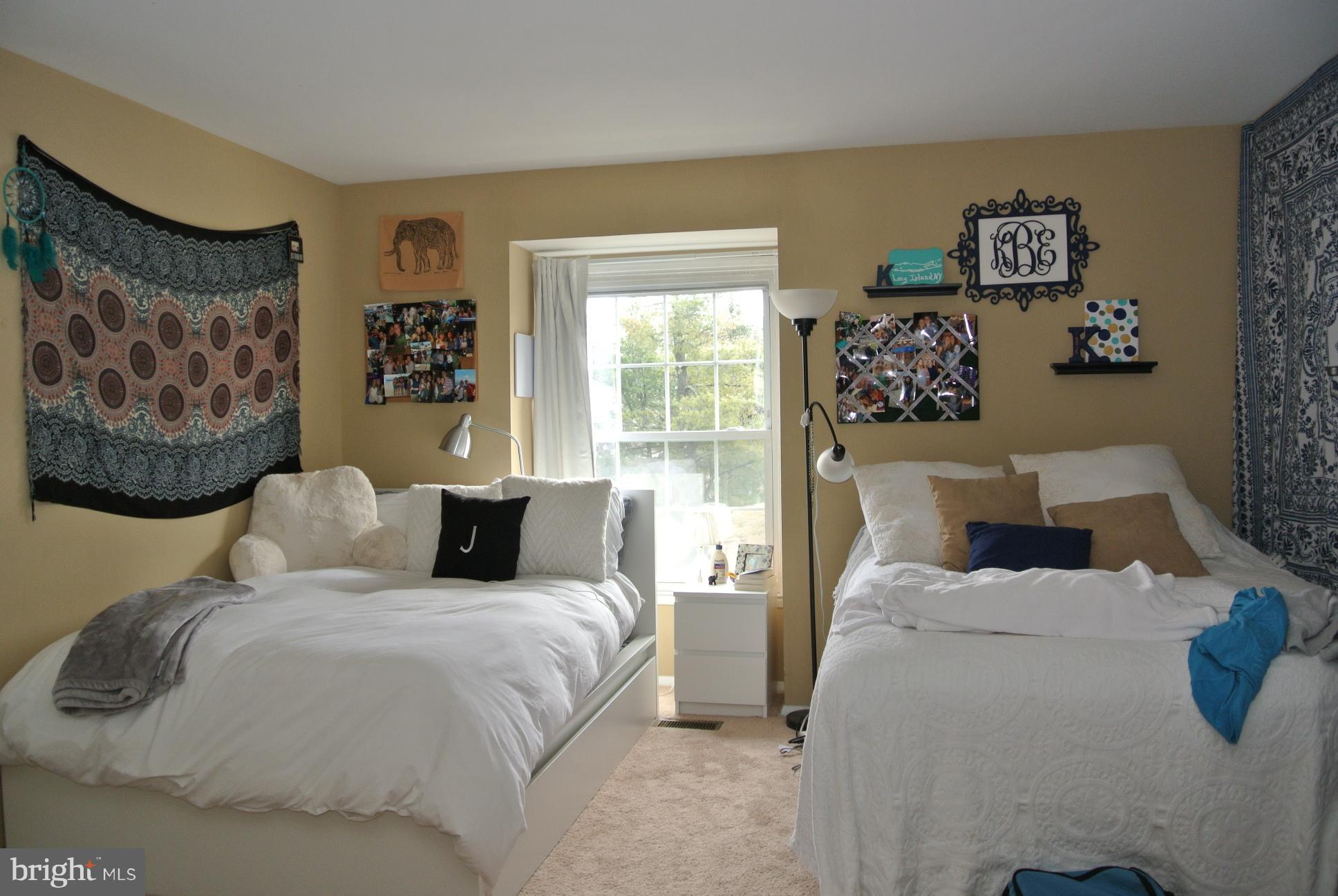 VILLAGES AT HOMELAND - Residential Lease