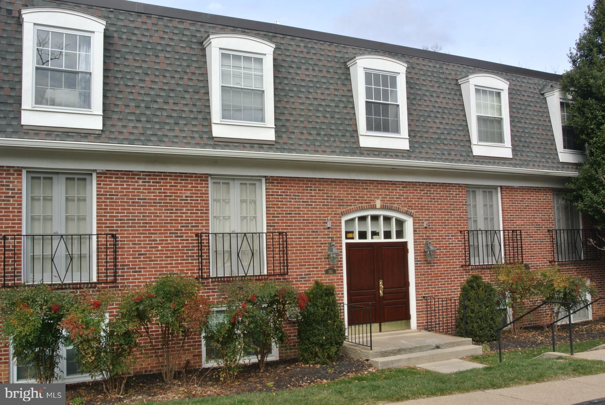 VILLAGES AT HOMELAND - Residential Lease