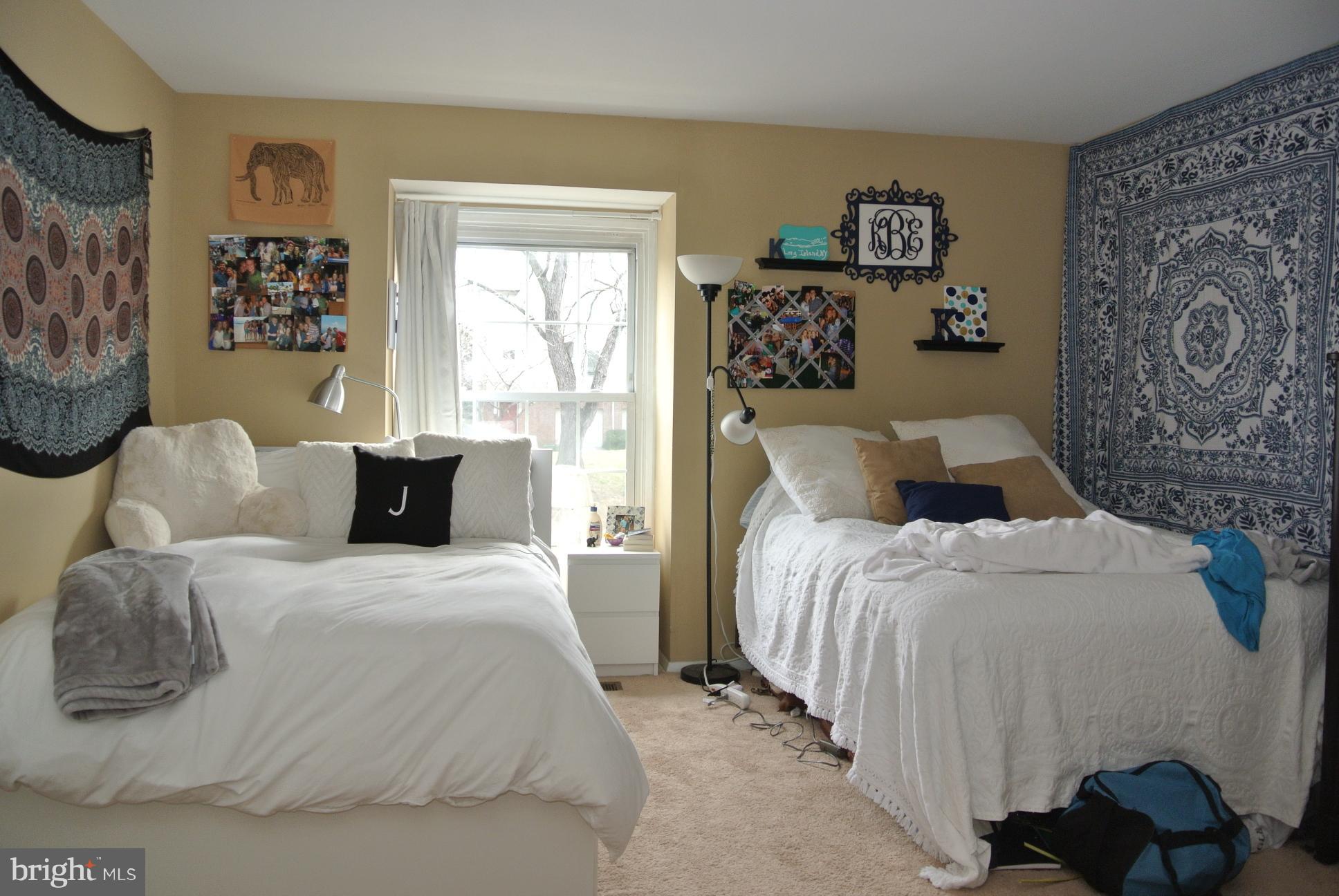 VILLAGES AT HOMELAND - Residential Lease