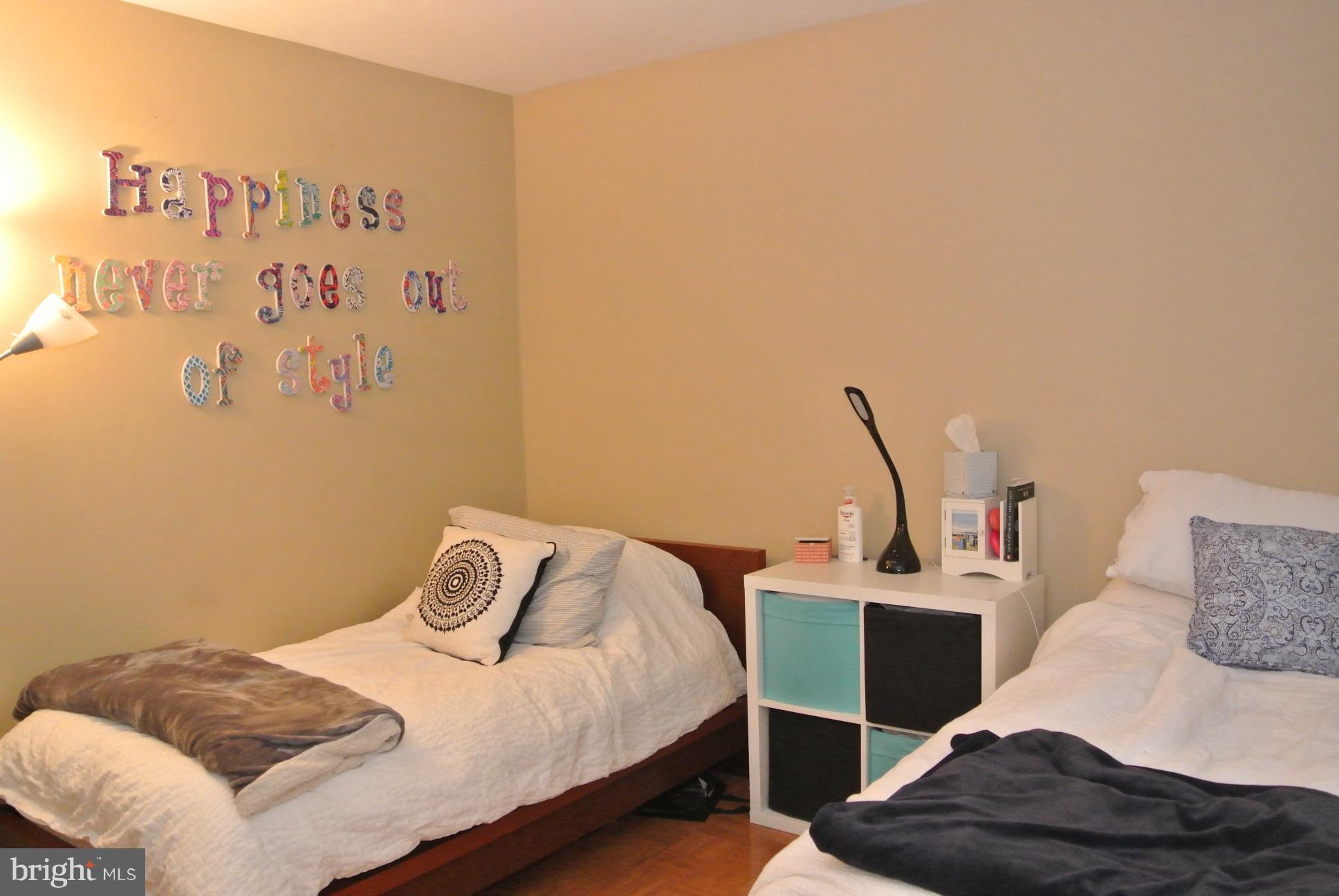 VILLAGES AT HOMELAND - Residential Lease