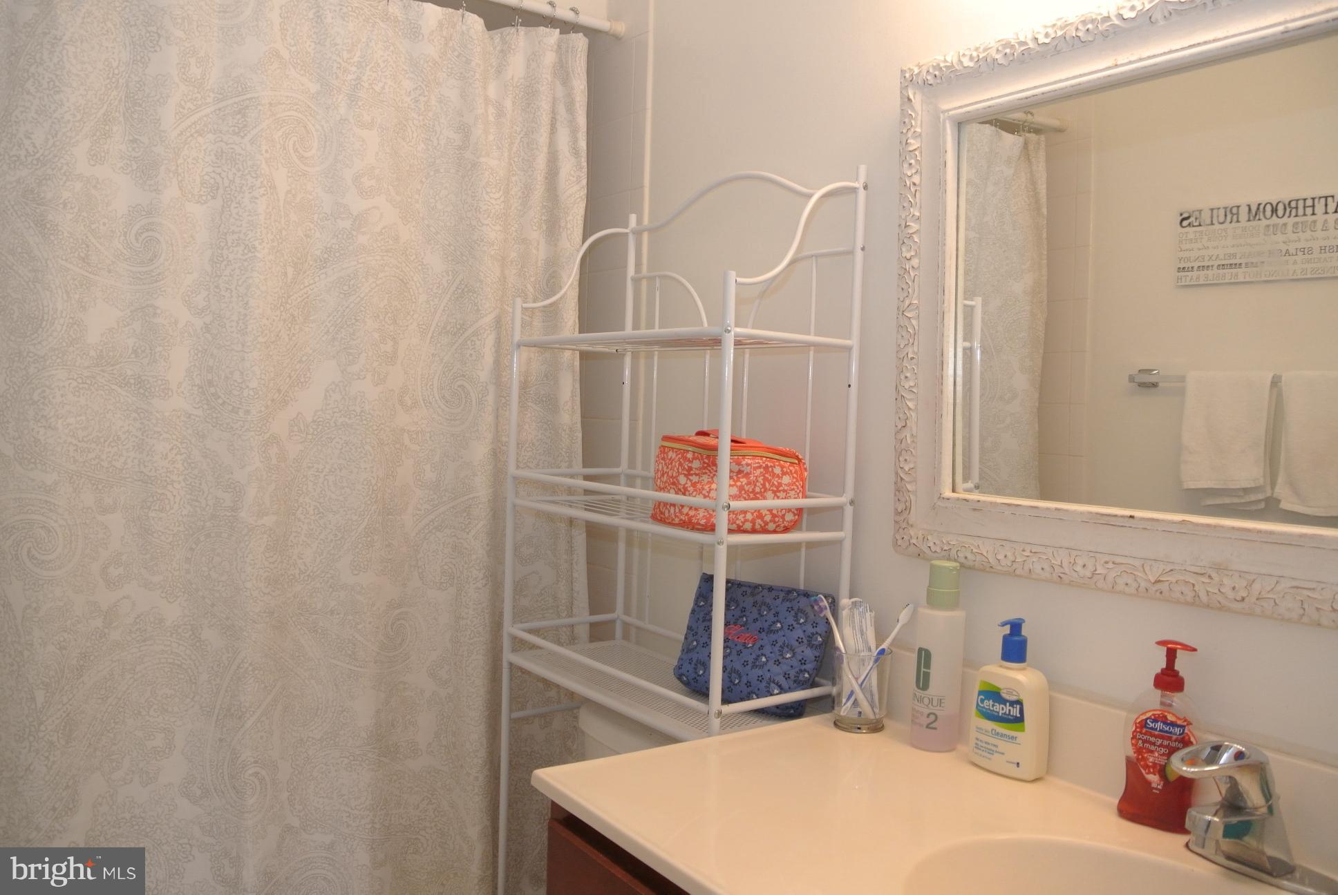 VILLAGES AT HOMELAND - Residential Lease