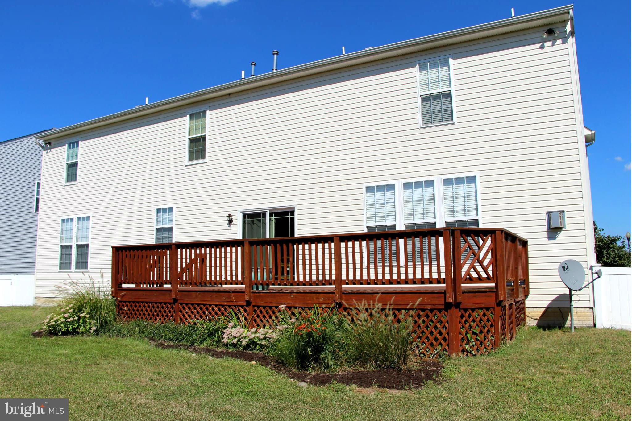 CATTAIL COMMONS - Residential