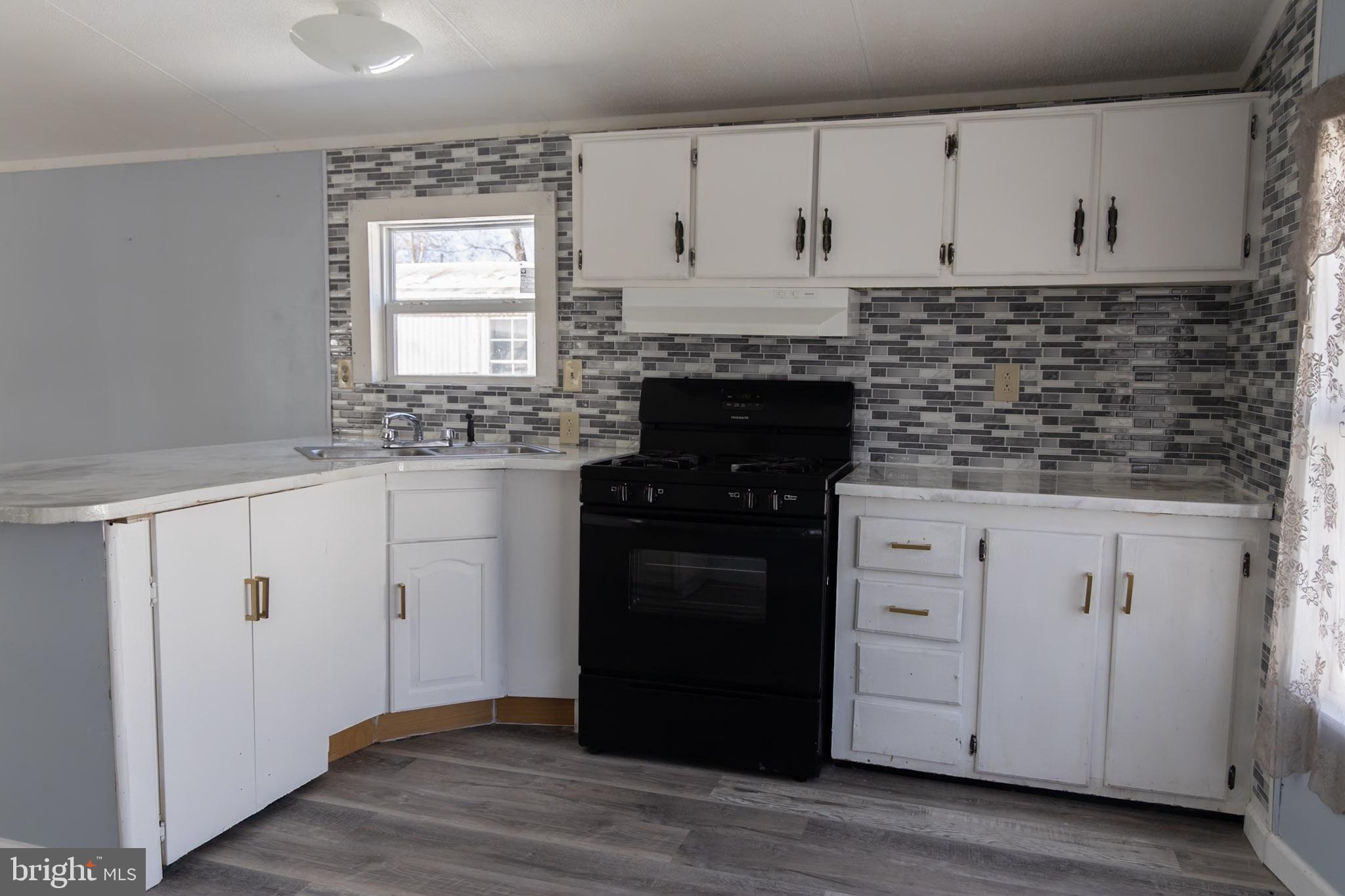 261 BIRCHWOOD VILLAGE ESTATES
