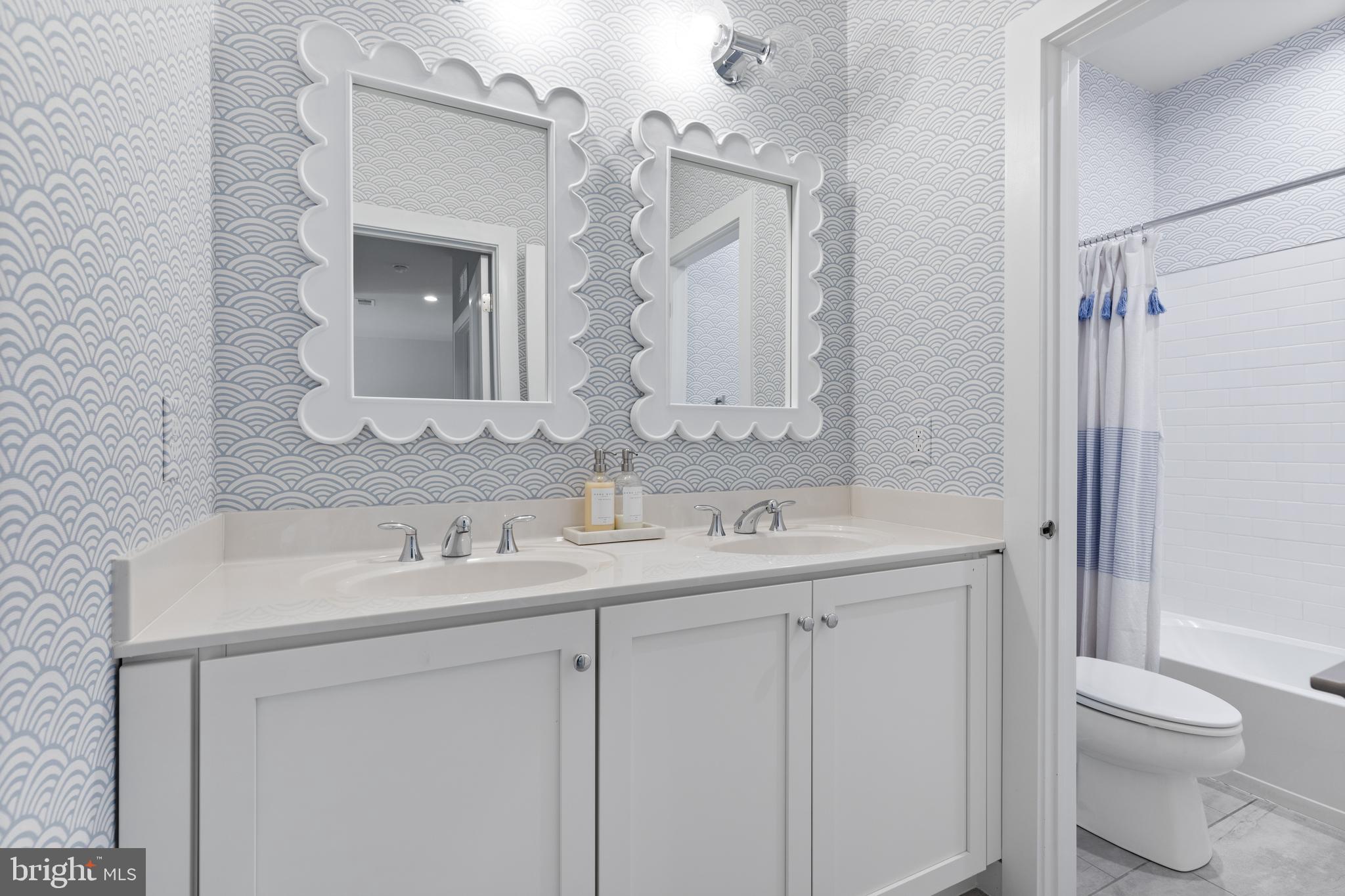 CREEKSIDE AT BLUE BELL - Residential