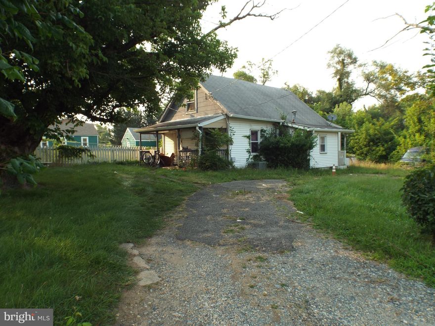 Investor Alert!  This is an estate sale and is being sold "as-is".   The property needs a trash out and complete renovation.  The single family home sits at the end of a dead in street and it has great potential, a large yard and circular driveway.